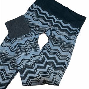 Womens Lululemon Size 4 Ebb to Street Leggings
